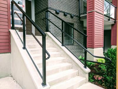 Standard Glass Railing with Handrail